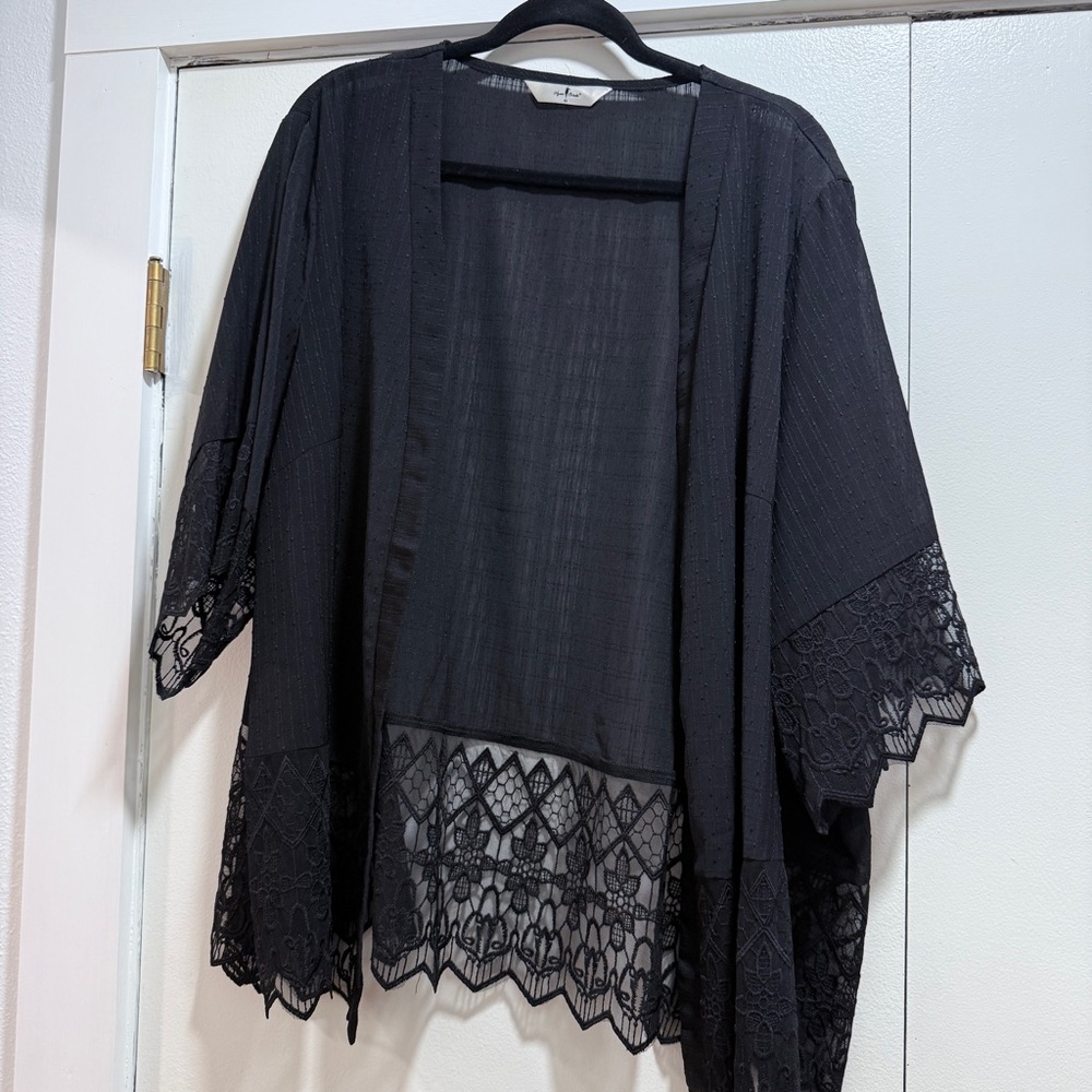 Black kimono cardigan with lace  And 3/4 Sleeves